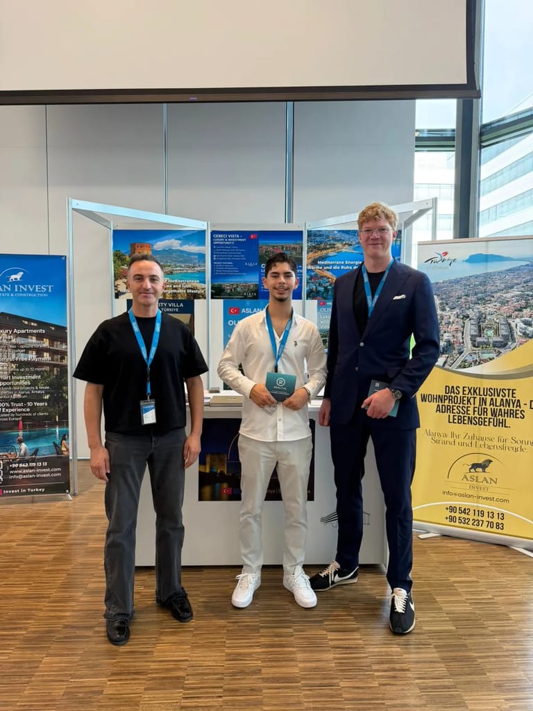 Messe Stuttgart Bild mit Head of Sales Lorenz Schwinghammer